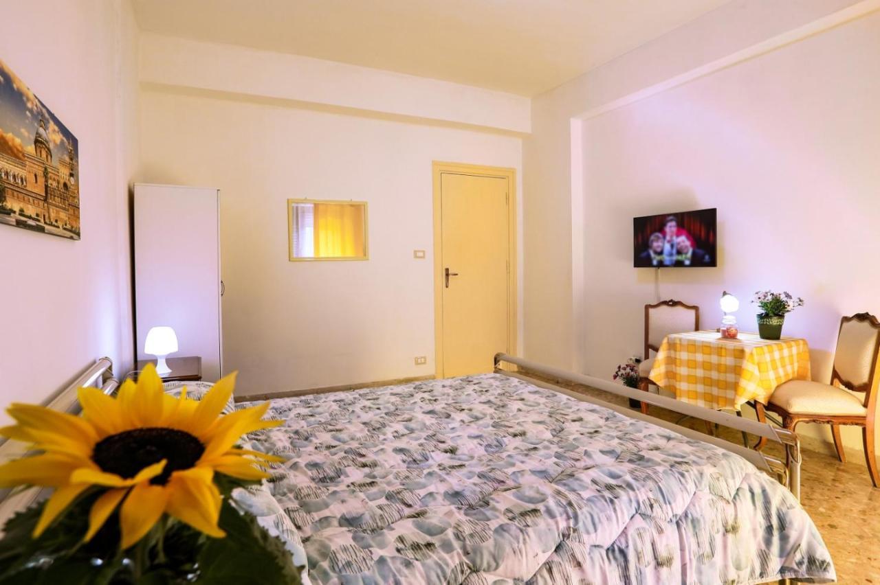 A Casa Di Fra' Bed & Breakfast Palermo Dış mekan fotoğraf
