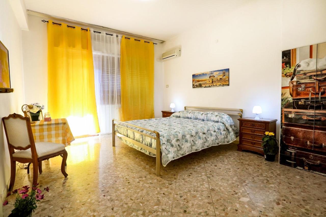 A Casa Di Fra' Bed & Breakfast Palermo Dış mekan fotoğraf